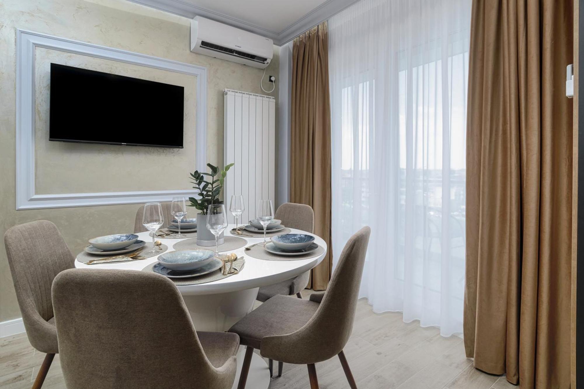 Golden Infinity Apartment Navodari Luaran gambar